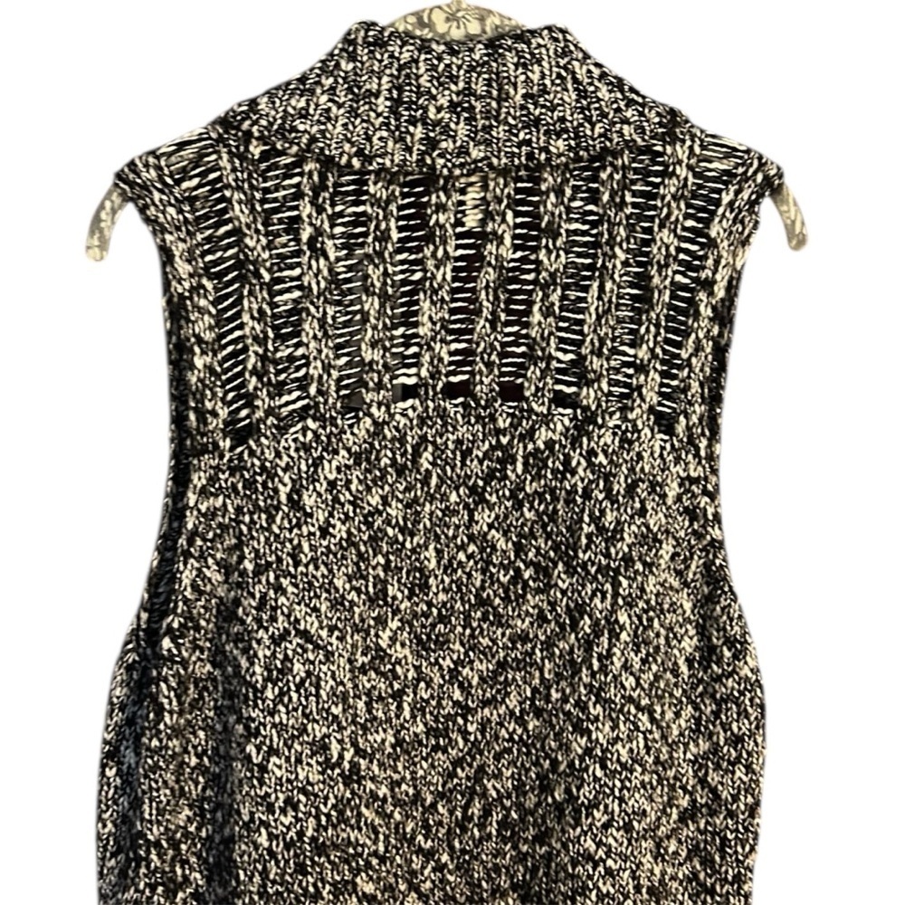 Chico’s Black White Knitted Sweater Sleeveless Vest Cardigan Sweater Size 3 - Picture 4 of 8